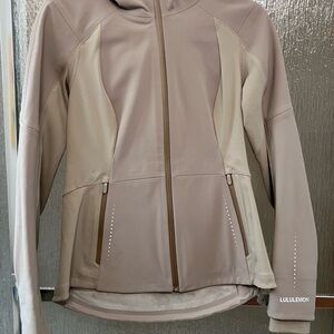 *NWT* lululemon Women's Cross Chill Performance Jacket - Sheer Oak, size 6/S